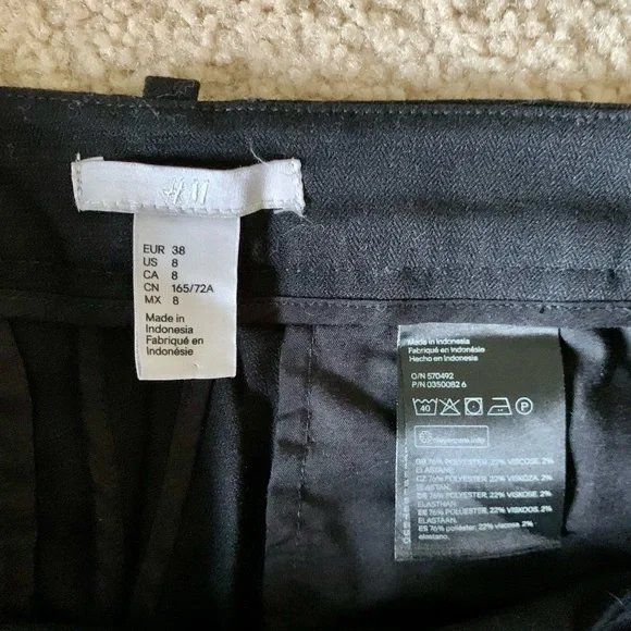 H&M Women’s Dress Pants!! - Picture 3 of 4